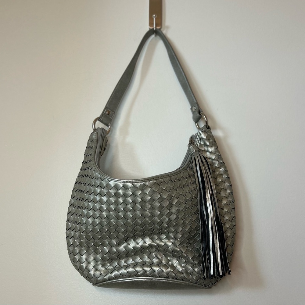 Relic Metallic Faux Leather Hand Woven Hobo Purse - Picture 2 of 13